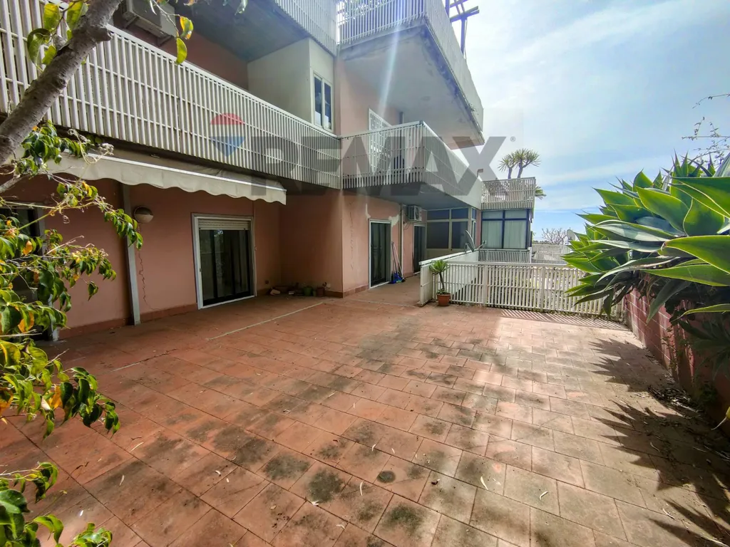 Terrasse - Apartment with Sea View in Aci Castello