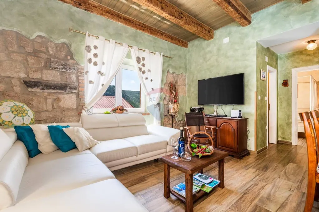 Elutuba - Villa with Sea View in Tribalj