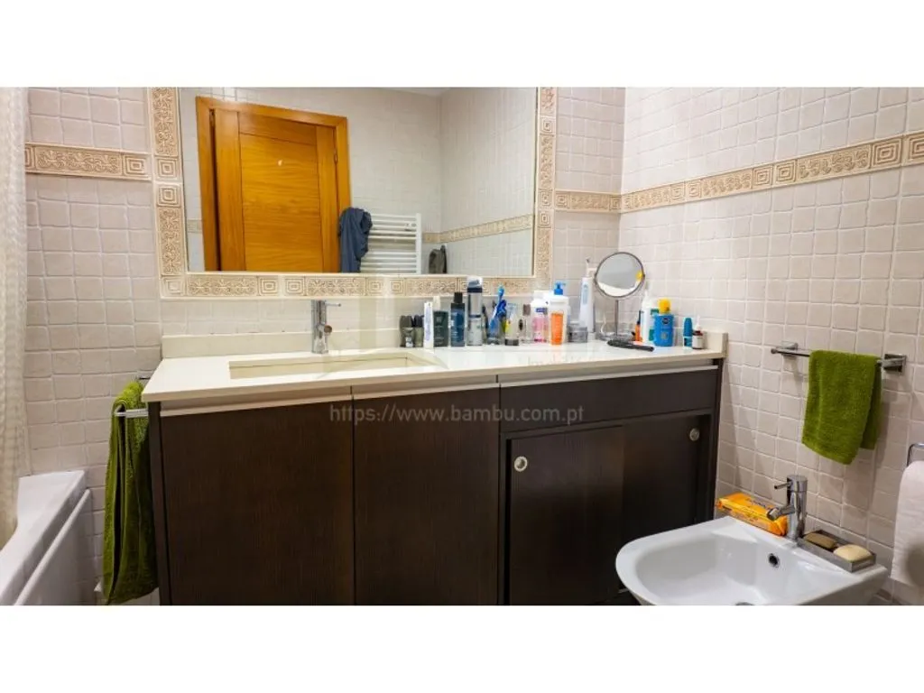 Bathrooms - Luxury House with Mountain View in Caminha