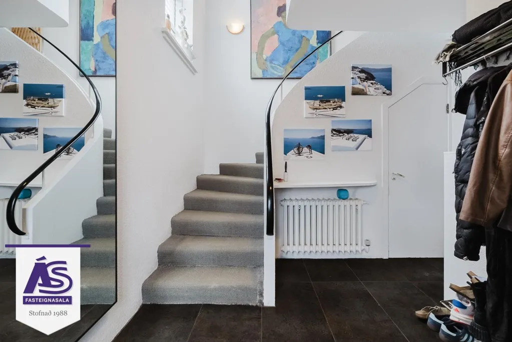 Ingresso - 5-6 Bed Apartment with Sea View in Hafnarfjörður