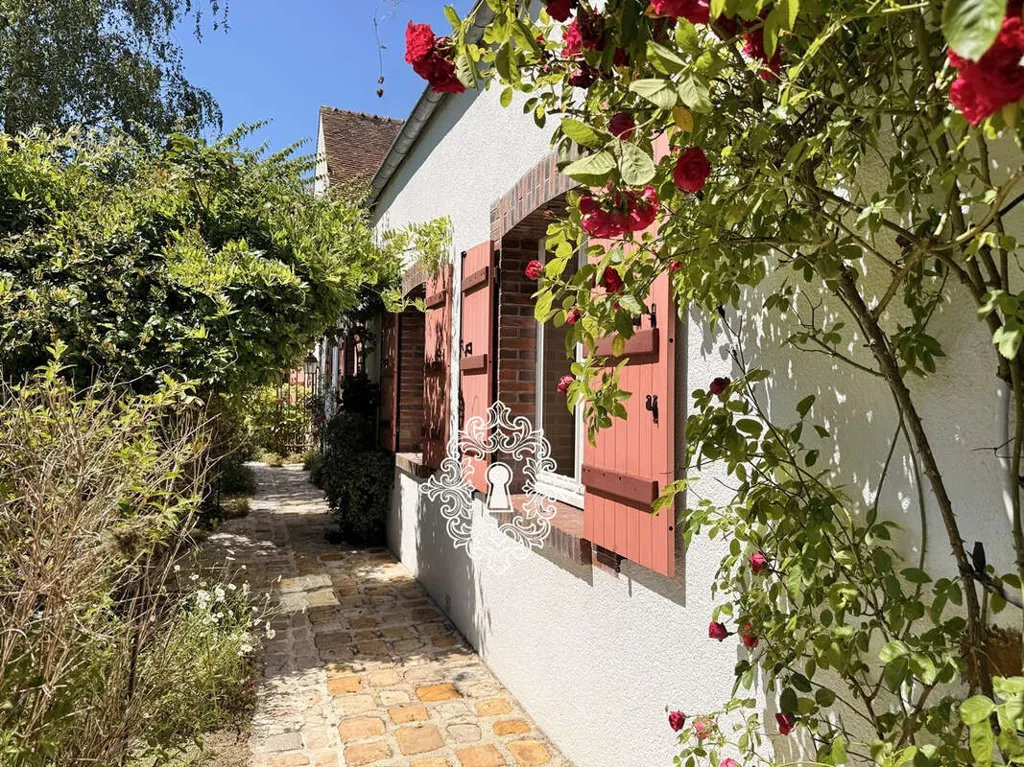 Giardino - Briarde Property with Garden in Yonne