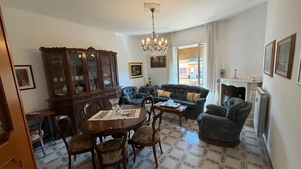 Sala da pranzo - Panoramic Trilocale with Balcony in Grottaferrata