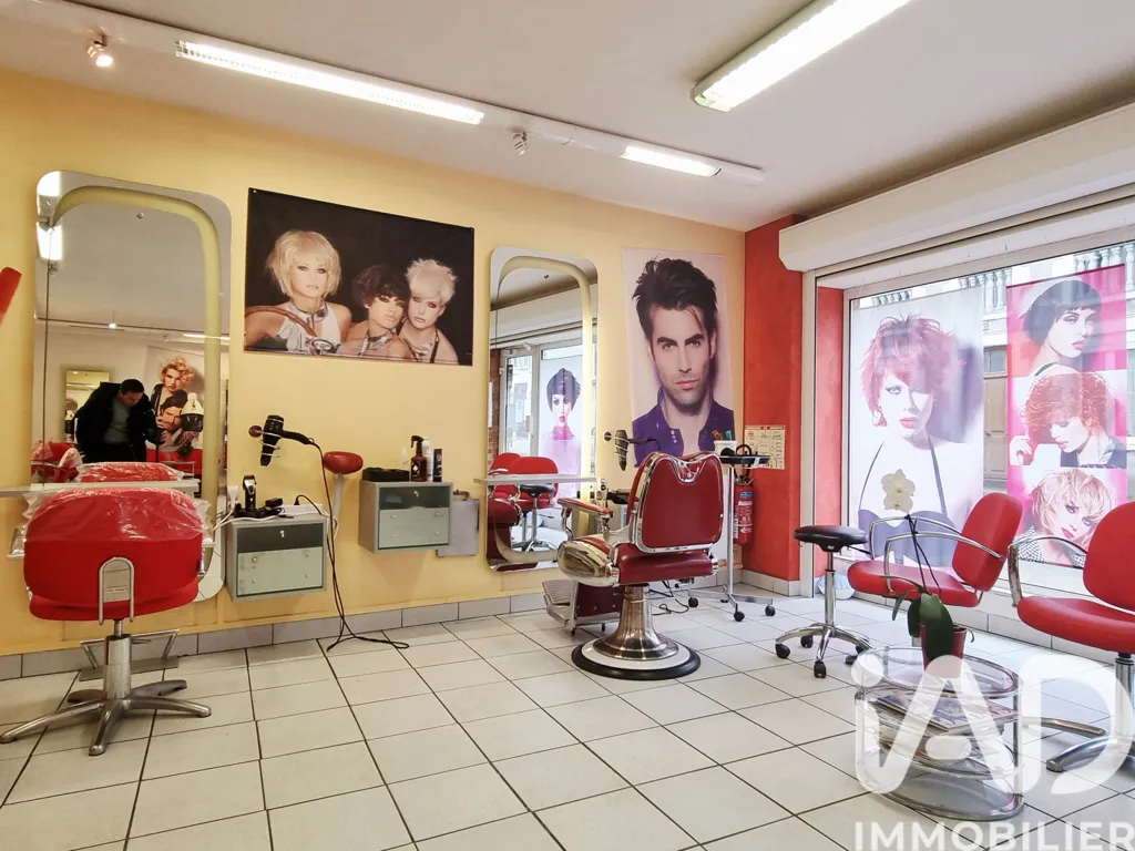 Välivaade - Established Salon with Parking in Toury