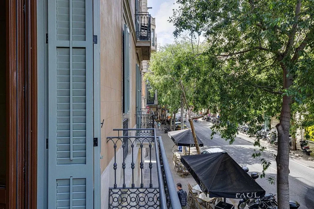 Balcon - Luxury Apartment with Balconies in Barcelona