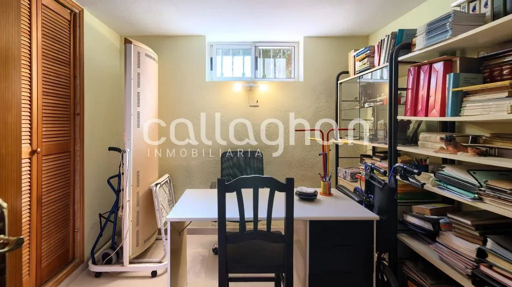 Office - Luxury Detached House with Pool in Paterna