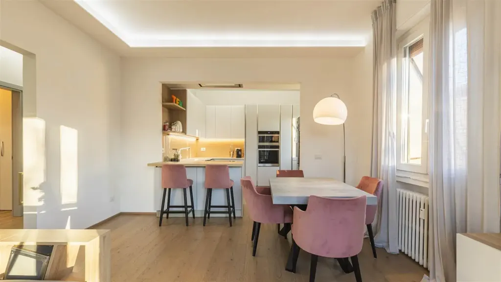 Söögituba - Rearranged Apartment with Balcony in Modena