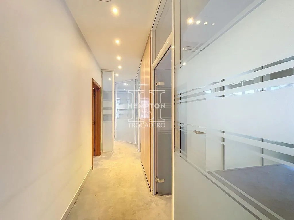 Esik - Luxury Duplex with Parking in La Muette, Paris