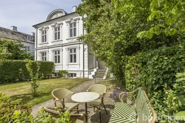 Giardino - Charming Villa with Garden in Charlottenlund