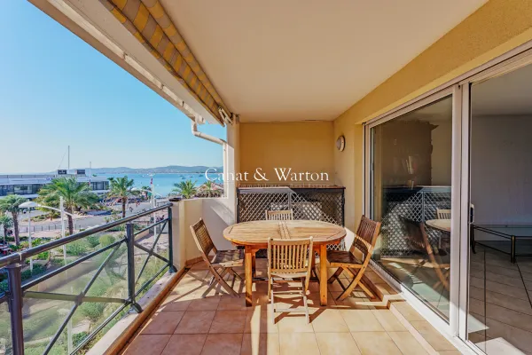 Rõdu - Top-Floor Seaside Apartment with Terrace