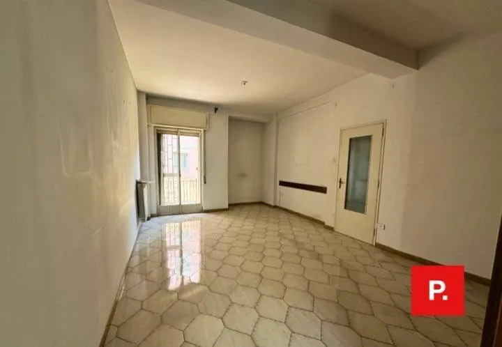 Pièces - Apartment for Renovation in Caserta Centre
