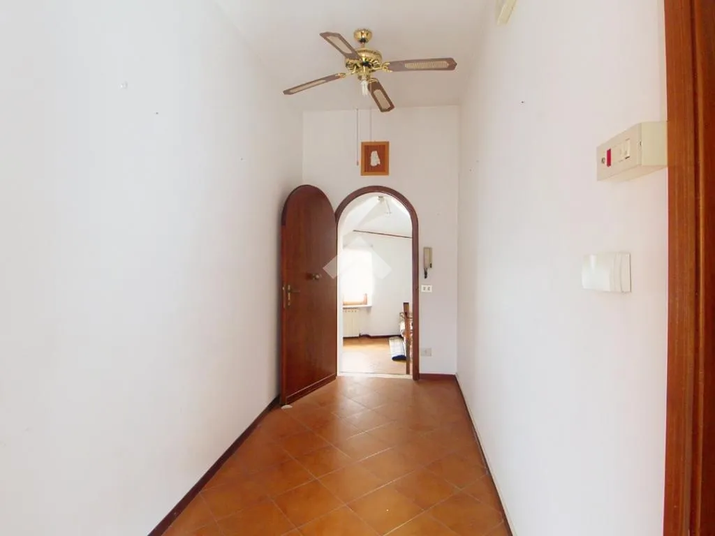 Ingresso - Quadrilocale with Private Balcony in Pisa
