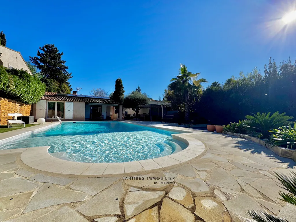 Piscine - Maison Individuelle avec Piscine à Mougins