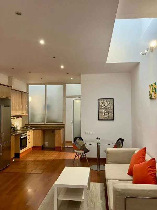 Soggiorno - Modernised Studio with Terrace in Poble Sec, Barcelona
