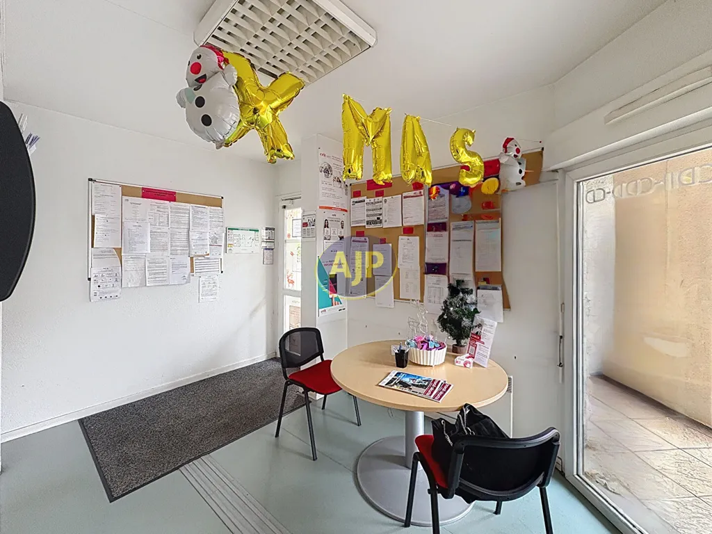 Kabinet - Office Space with Parking in Mérignac