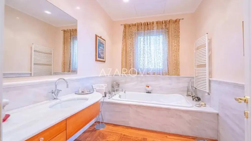 Salles de bain - Villa with Sea View in Sanremo