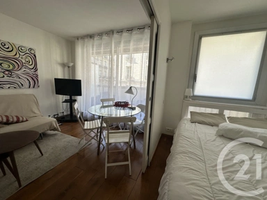 Chambres - Studio Meublé avec Balcon à Paris 16ème