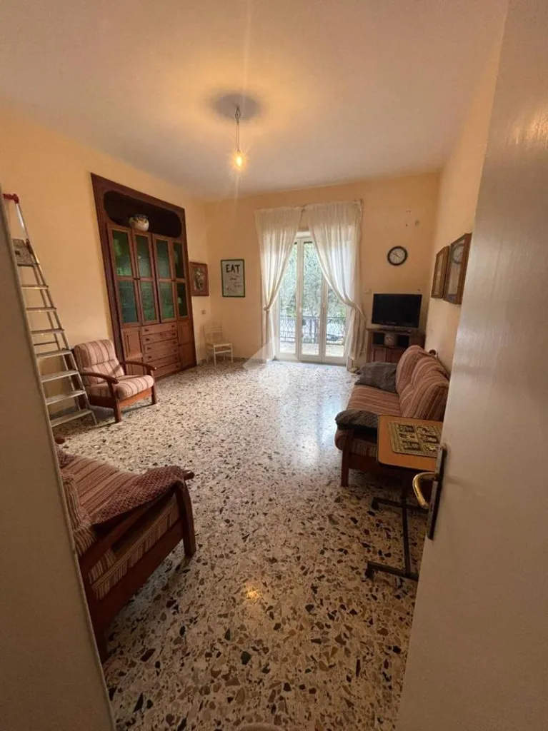 Elutuba - Characterful Apartment with Balcony in Lauro