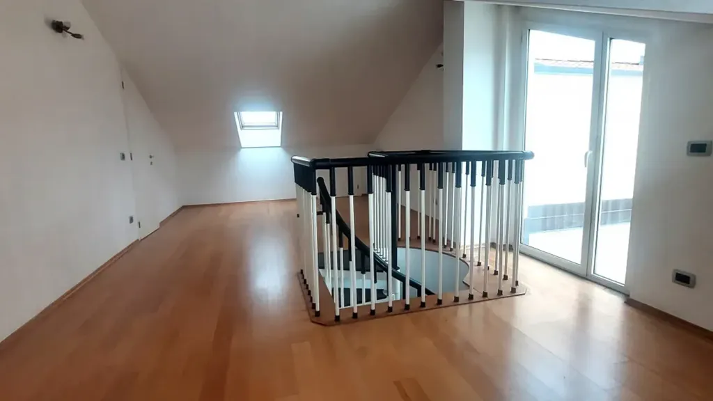 Pièces - Modern Apartment with Panoramic Terrace in Alba