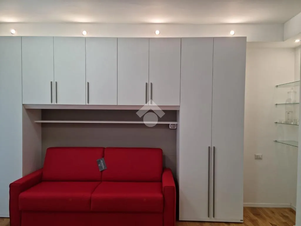 Magamistoad - Fully Furnished Studio with Balcony in Milan