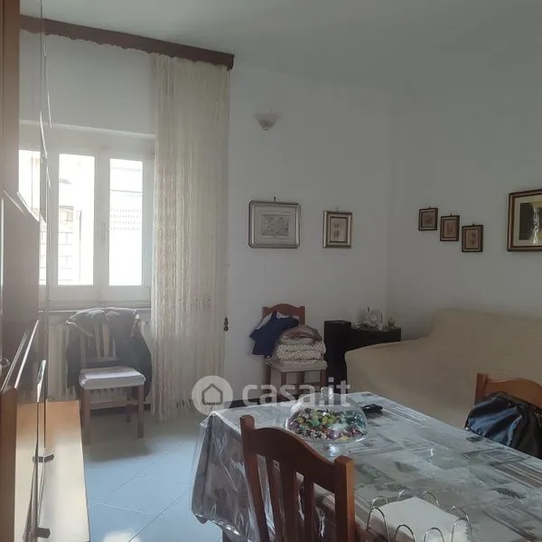 Salle à manger - Three-Bedroom Apartment with Private Courtyard in Bari