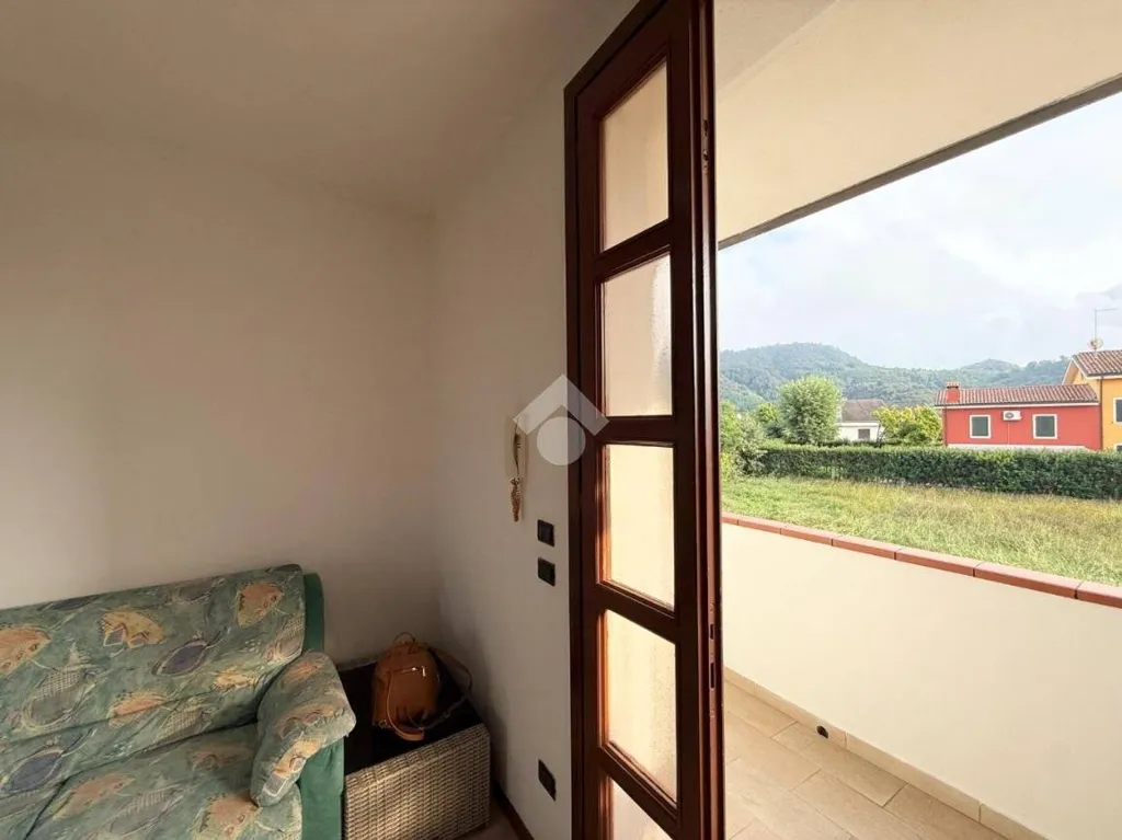 Elutuba - Three-Bedroom Apartment with Private Terrace in Teolo