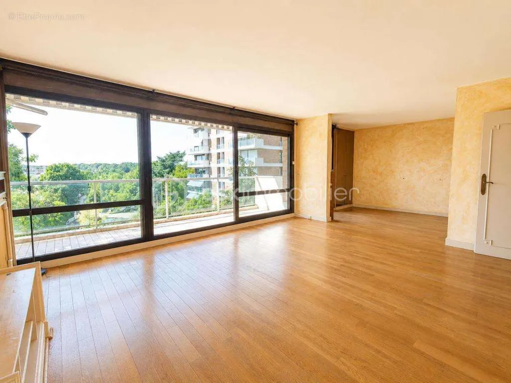 Séjour - Appartement Familial avec Terrasse et Parking au Parc de Diane