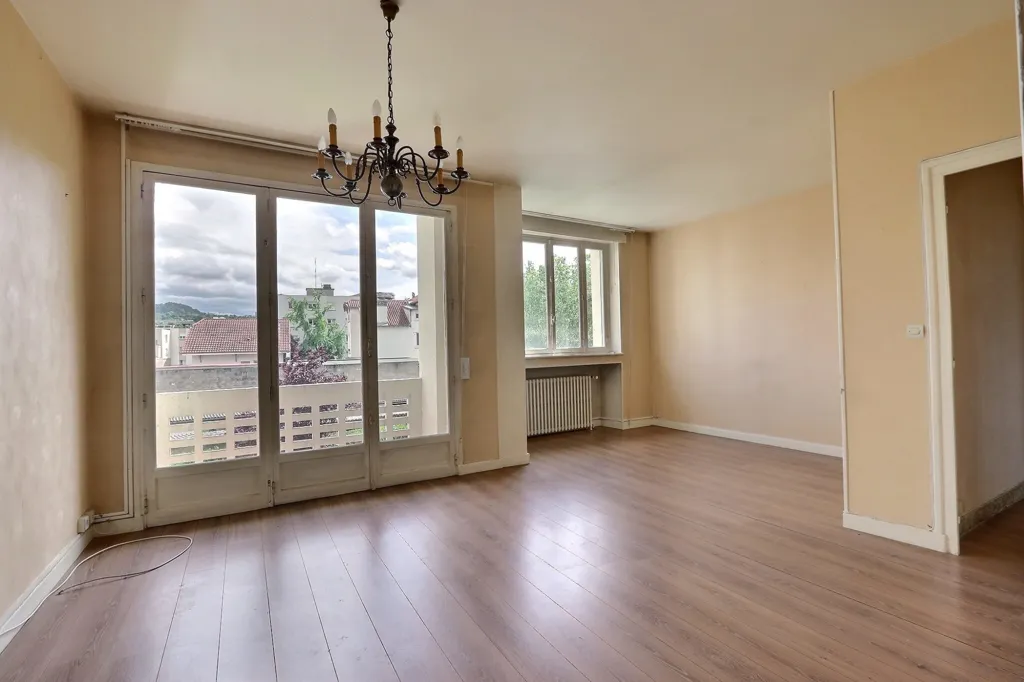 Séjour - Appartement à Rénover avec Balcon à Chamalières
