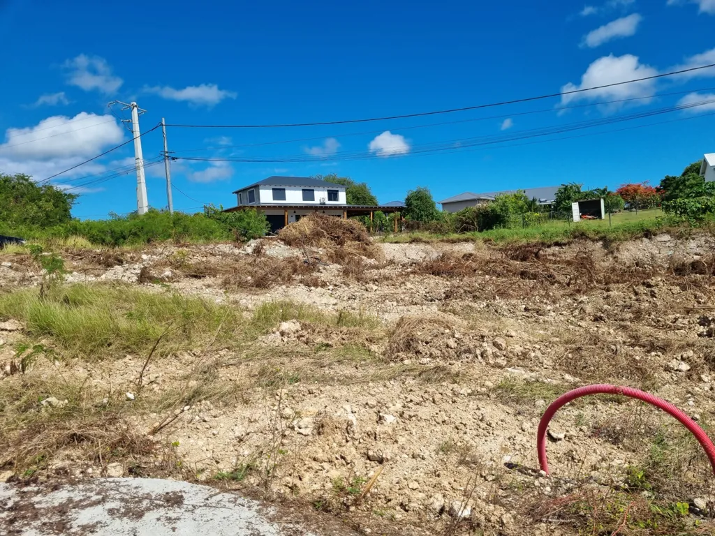 Jardin - Terrain Viabilisé dans Lotissement à Saint-François