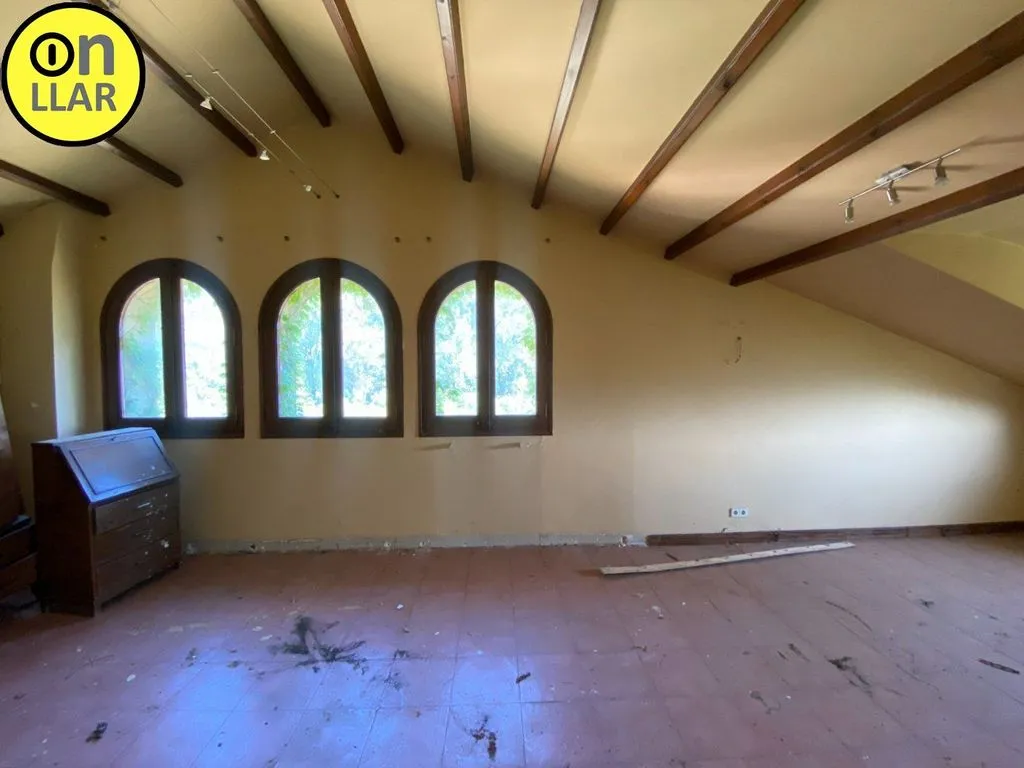 Stanze - Rustic Finca with Extensive Garden in Cardedeu