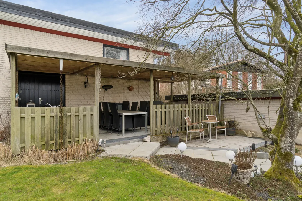 Jardin - Modernised Villa with View in Løgstrup