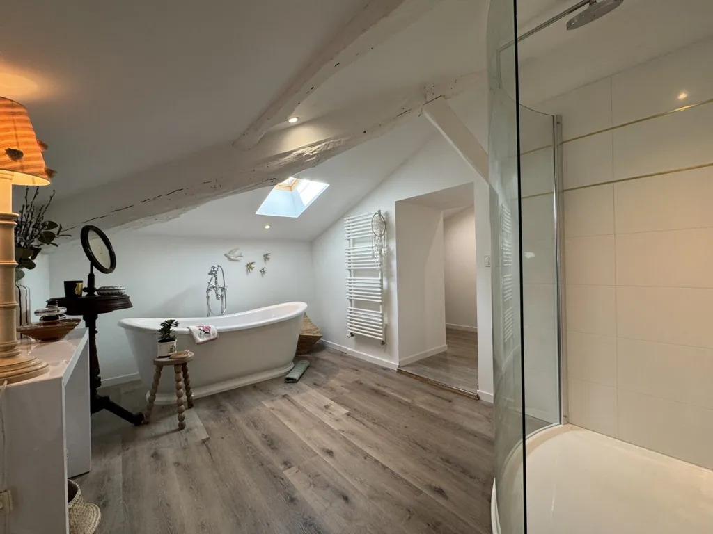 Salles de bain - Propriété en Pierre avec Maison d'Amis à Condom