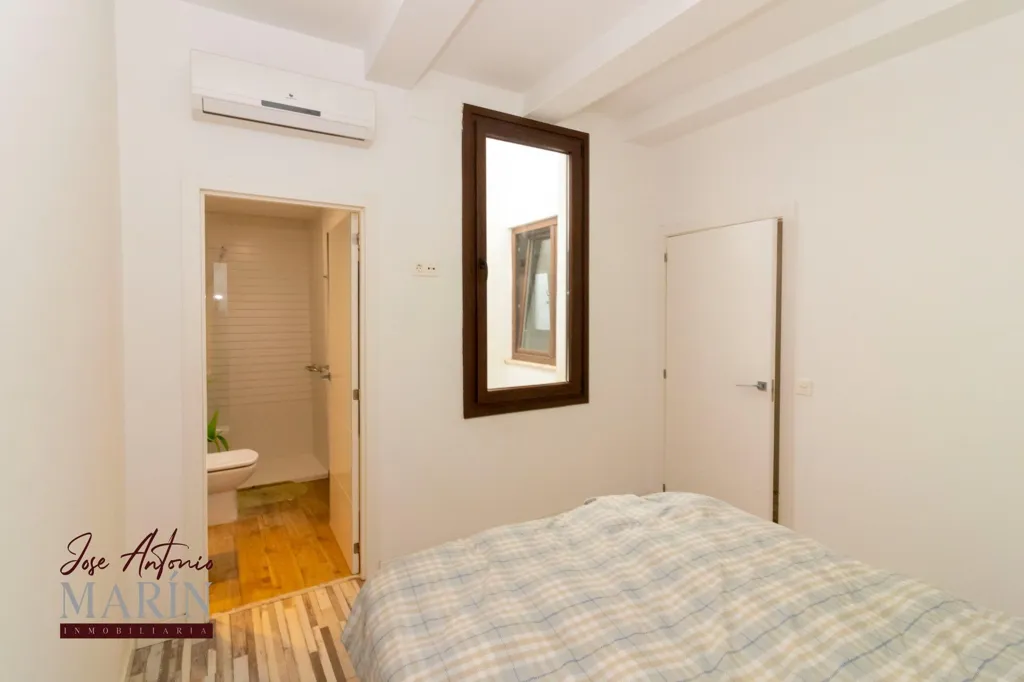 Chambres - Apartment with Balcony in Old Town Centre