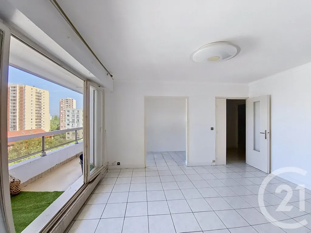 Living Room - Family Flat with Balcony and Parking in Saint-Denis