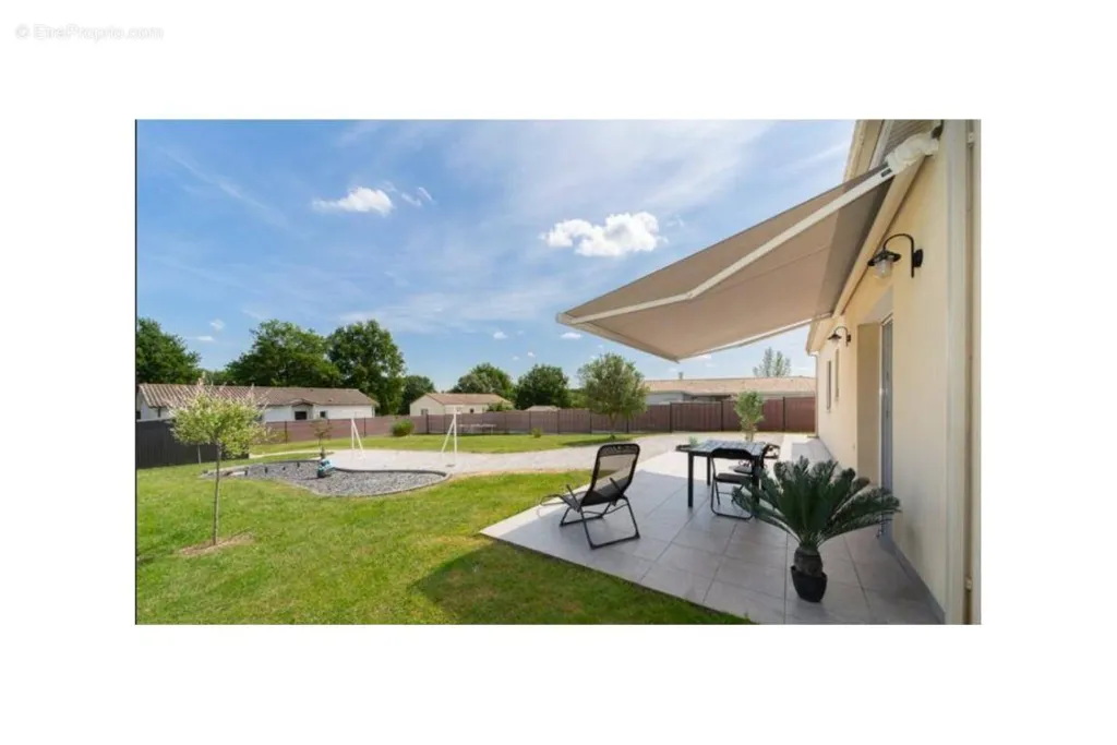 Terrasse - Maison Individuelle avec Terrain à Saint-Savin