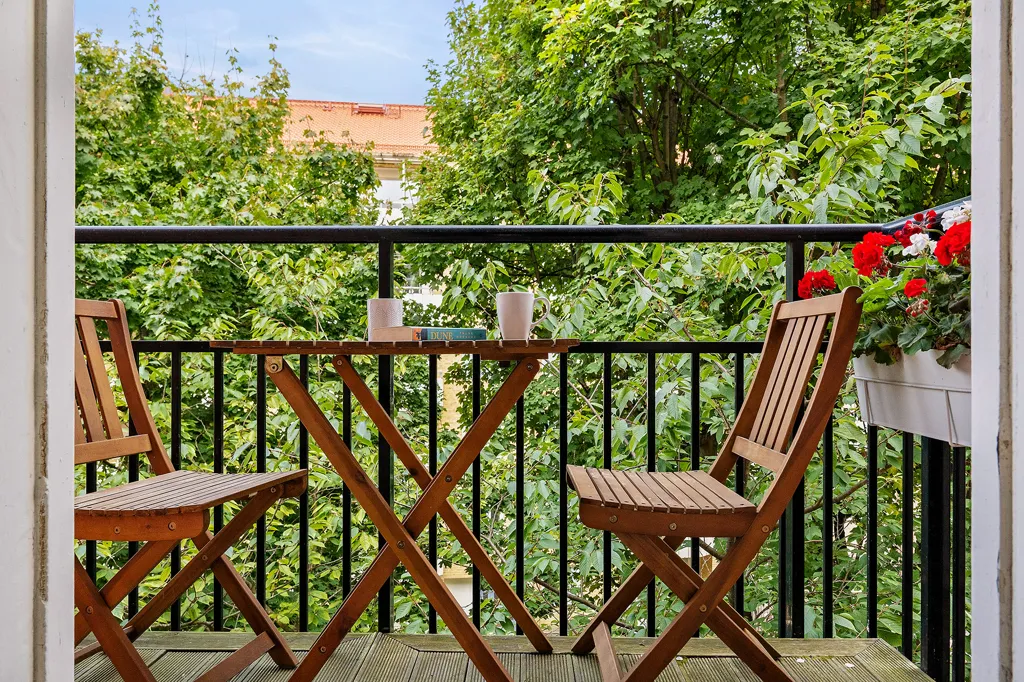 Balcony - 1920s Character Flat with Courtyard Balcony in Ribersborg