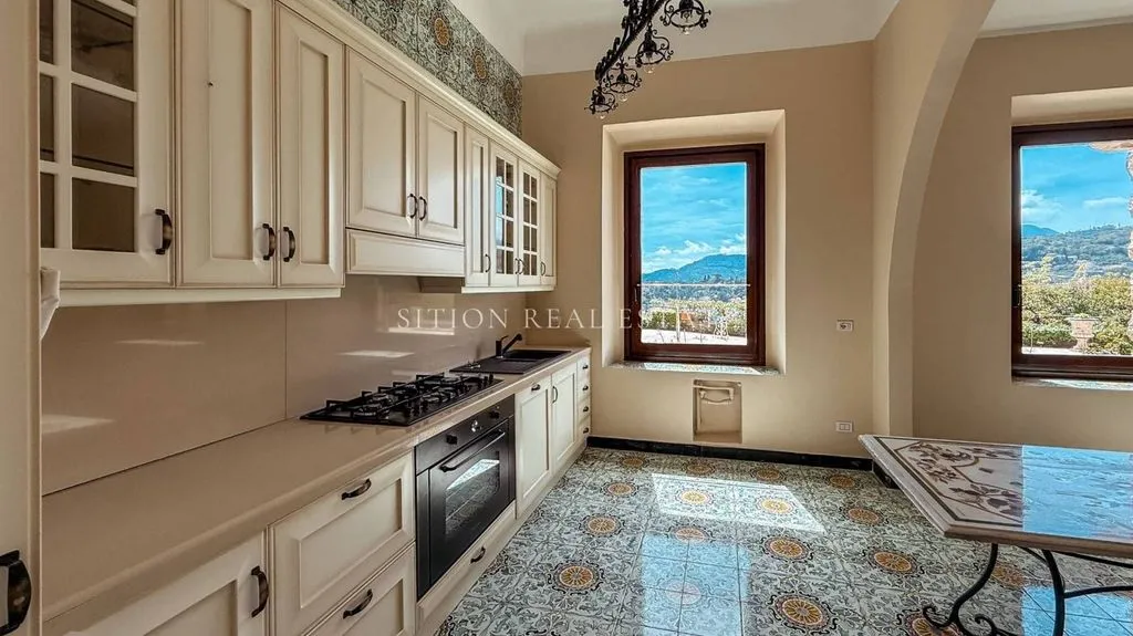 Kitchen - Luxury Villa with Sea View in Rapallo