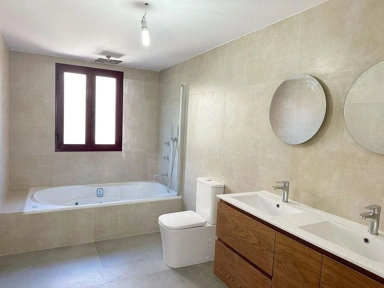 Vannitoad - Luxury Penthouse with Terrace in Benahavís