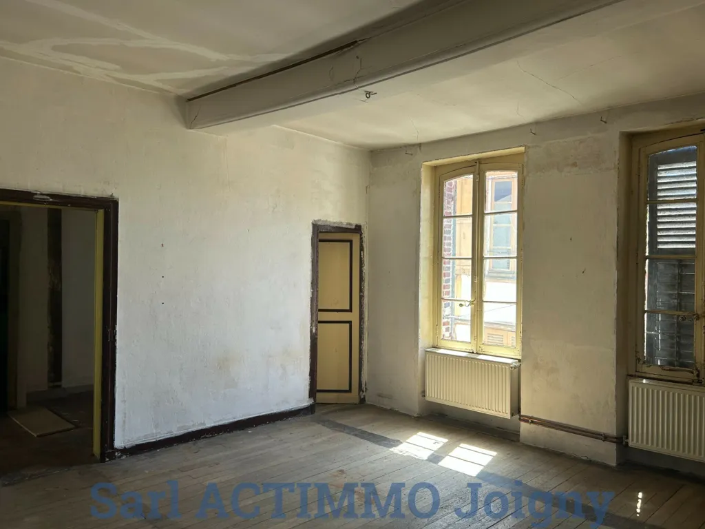Stanze - Historic House for Renovation in Joigny