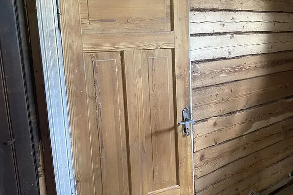 hallway_entrance