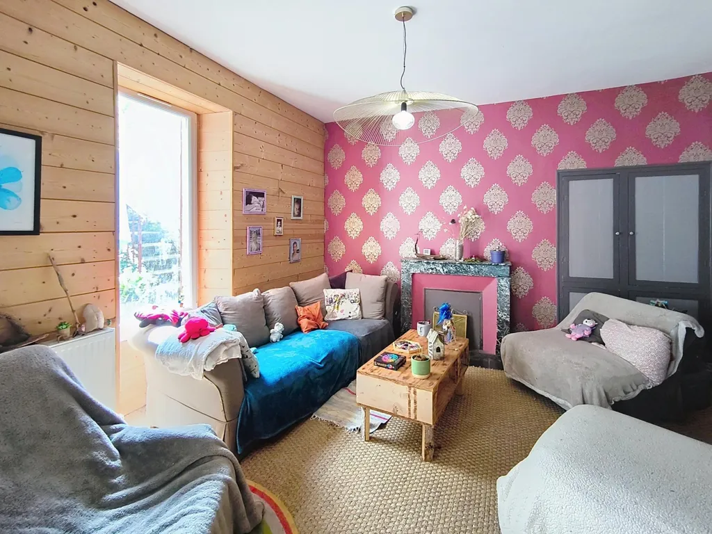 Living Room - Charming House with Garden in Saint-Jean-d'Angély