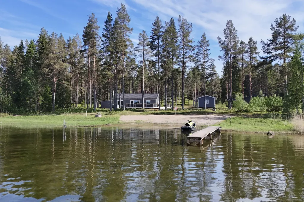 Exterior - Cottage with Water View near Coast