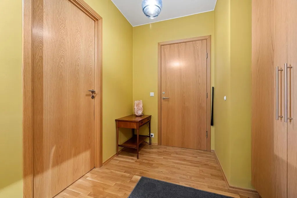 Esik - Apartment with Private Parking in Reykjavik