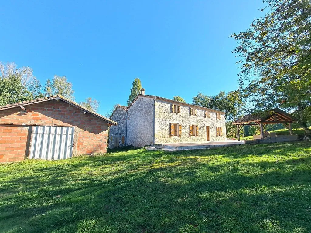 Exterior - Luxury House with Large Plot in Fleurance