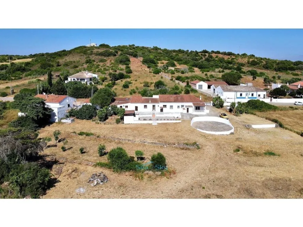 Vue aérienne - Luxury Farmhouse with Multiple Units in Vila do Bispo
