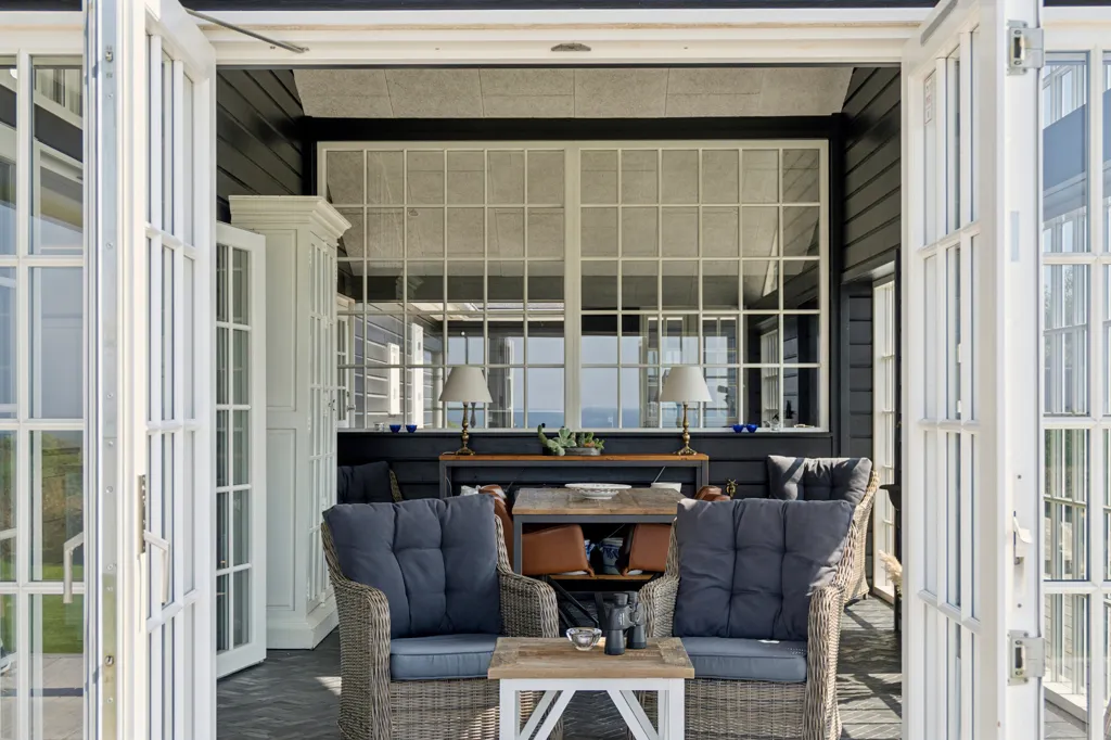 Terrasse - Modern Summerhouse with Water View at Storebælt