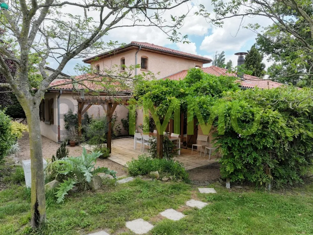 Jardin - Maison d'Architecte avec Piscine au Calme à Lezoux