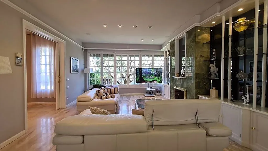 Elutuba - Luxury Villa with Garden in Castelldefels