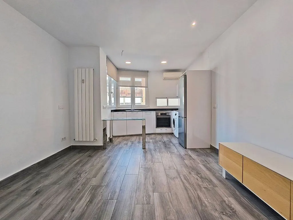 Kitchen - Modernised Flat with East View in Chamartín