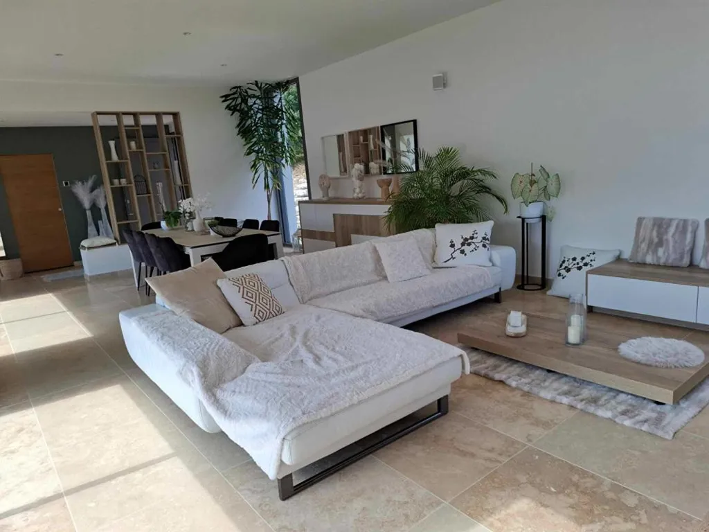 Séjour - Maison Contemporaine avec Piscine au Village de Ramasse