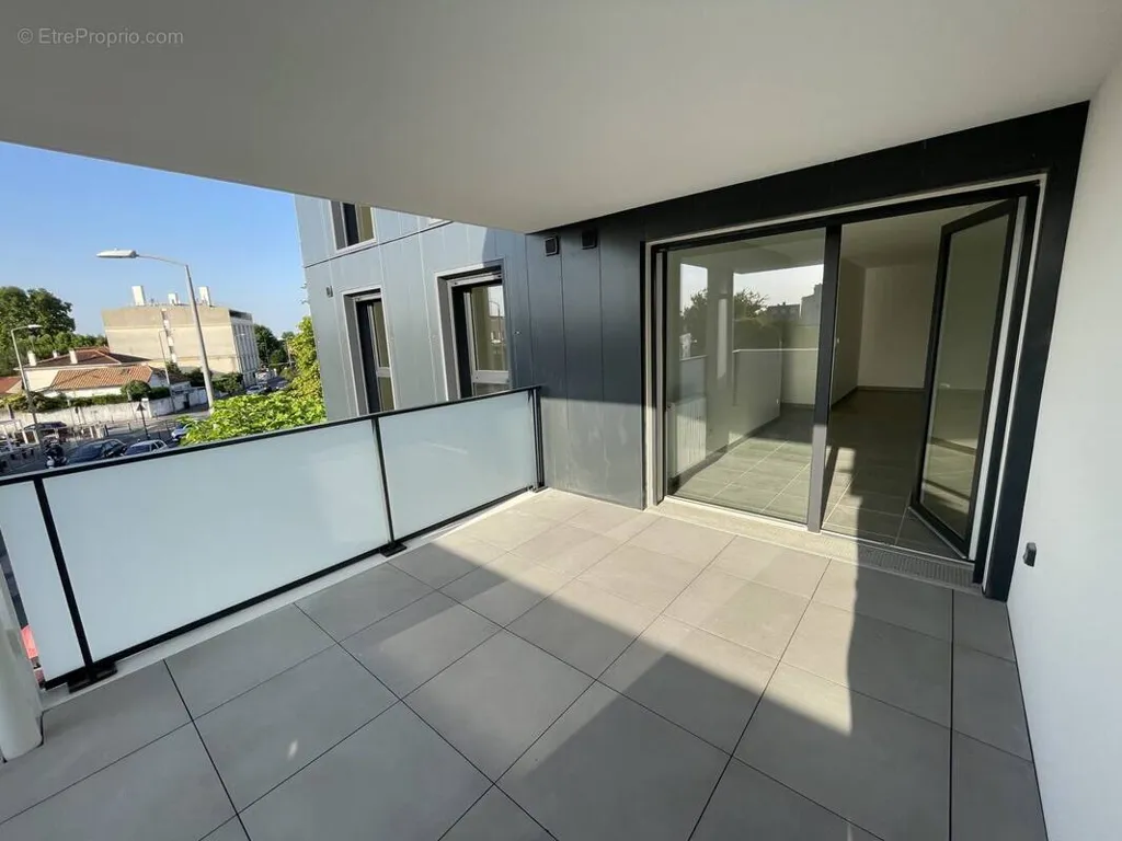 Balcon - Appartement Neuf avec Terrasse à Talence